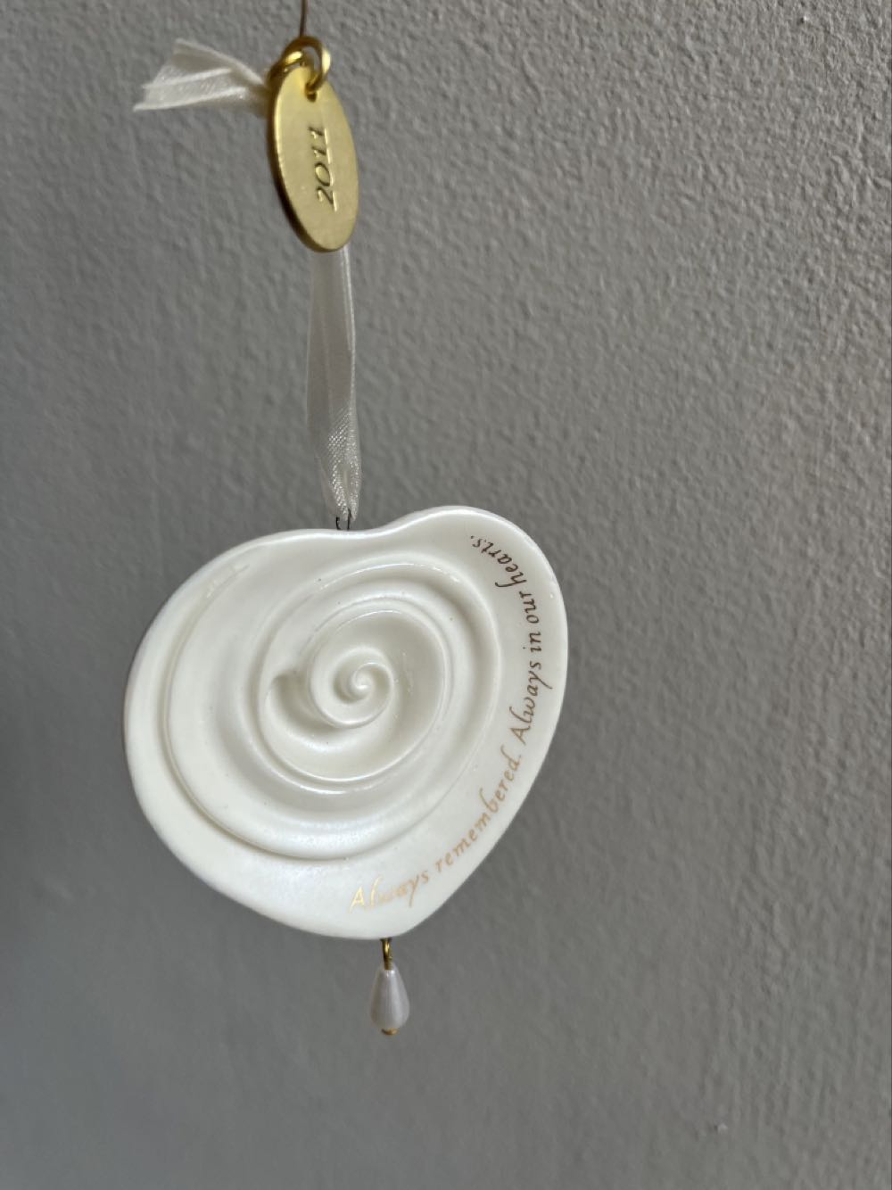 Always Remembered  (Child) ornament collectible [Barcode 795902199395] - Main Image 3