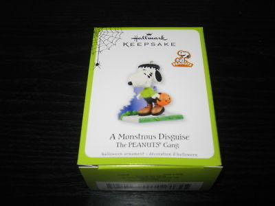 A Monstrous Disguise - The Peanuts Gang (Halloween) ornament collectible [Barcode 795902203337] - Main Image 4