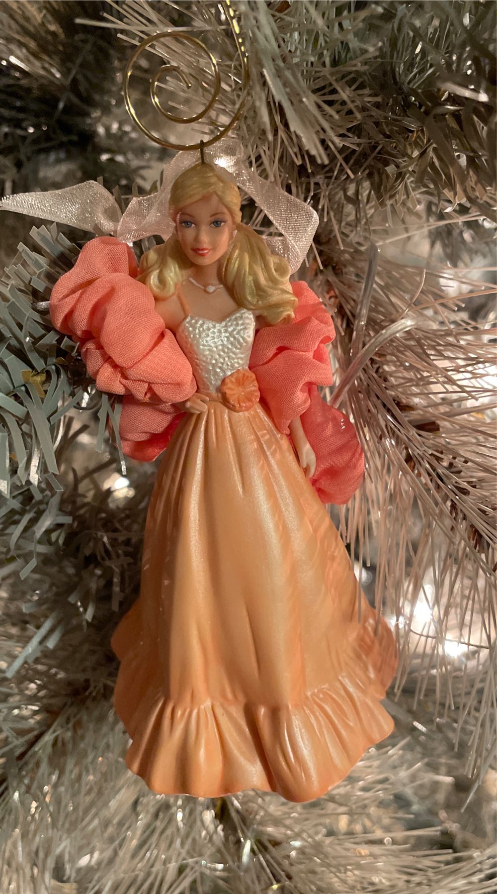 Barbie Peaches’ N Cream Barbie Doll - Barbie (Barbie Ornament) ornament collectible [Barcode 795902205331] - Main Image 3