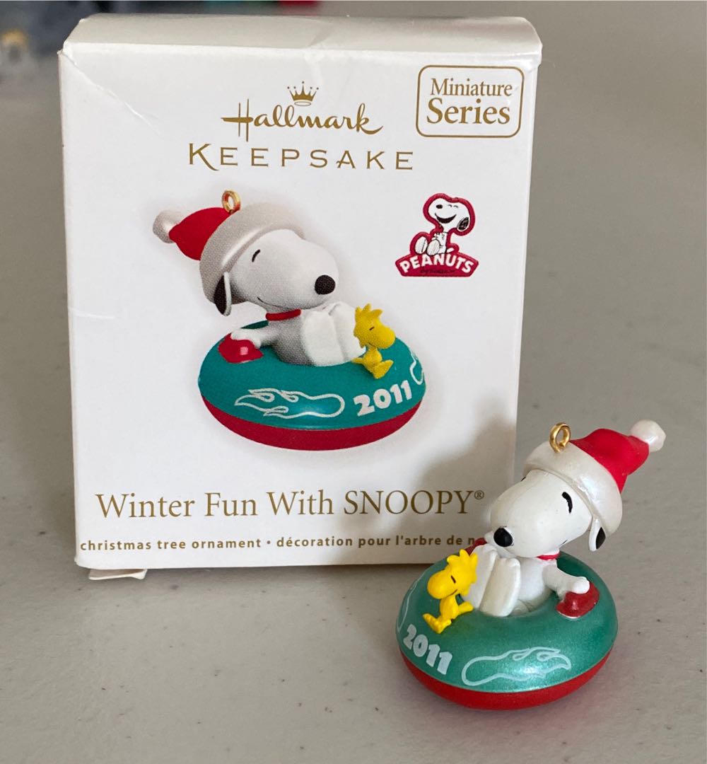 Winter Fun With Snoopy #14 - Winter Fun With Snoopy (Hallmark Keepsake Miniature) ornament collectible [Barcode 795902205362] - Main Image 4