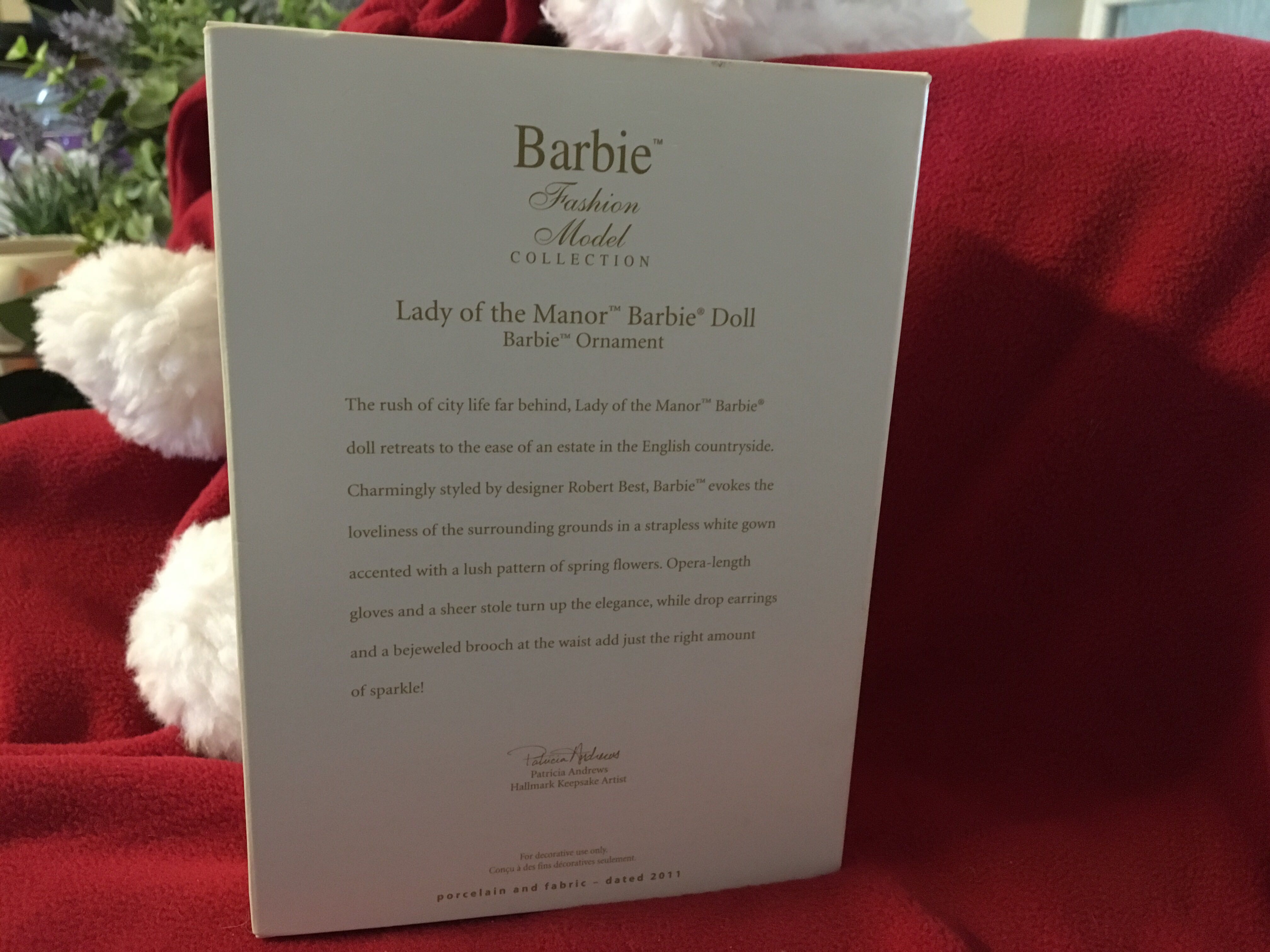 Lady Of The Manor Barbie  - Barbie Fashion Model Collection (Barbie) ornament collectible [Barcode 795902205393] - Main Image 2