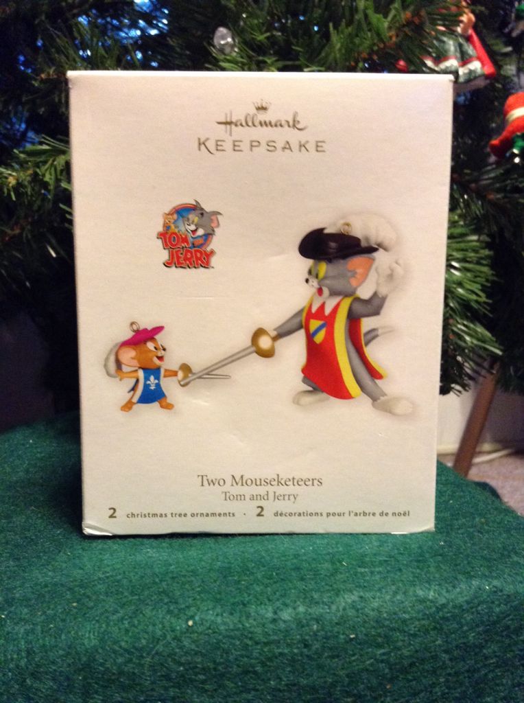 Two Mouseketeers - Cartoons (Tom & Jerry) ornament collectible [Barcode 795902205515] - Main Image 2