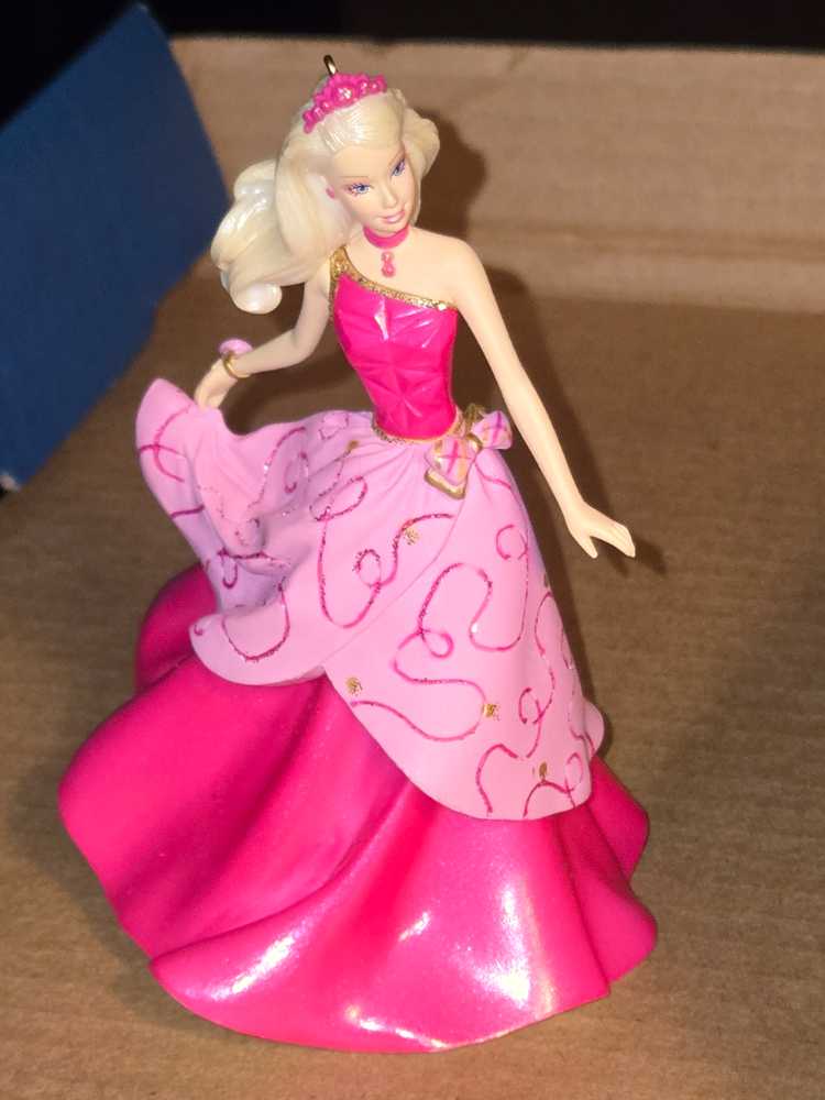 Barbie As Blair - Barbie (Barbie) ornament collectible [Barcode 795902214654] - Main Image 4