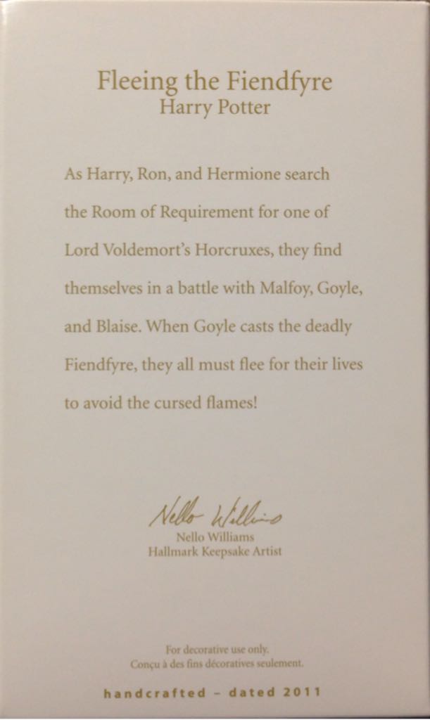 Harry Potter: The Deathly Hollows - Fleeing The Fiendfyre - Wizarding World Of Harry Potter (Movies & TV) ornament collectible [Barcode 795902215385] - Main Image 2