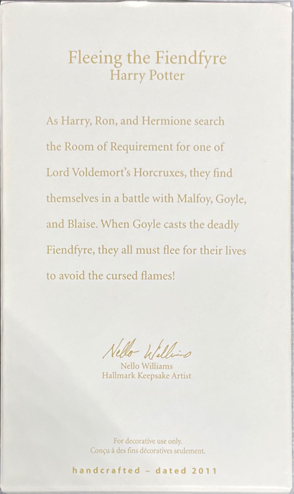 Harry Potter: The Deathly Hollows - Fleeing The Fiendfyre - Wizarding World Of Harry Potter (Movies & TV) ornament collectible [Barcode 795902215385] - Main Image 3