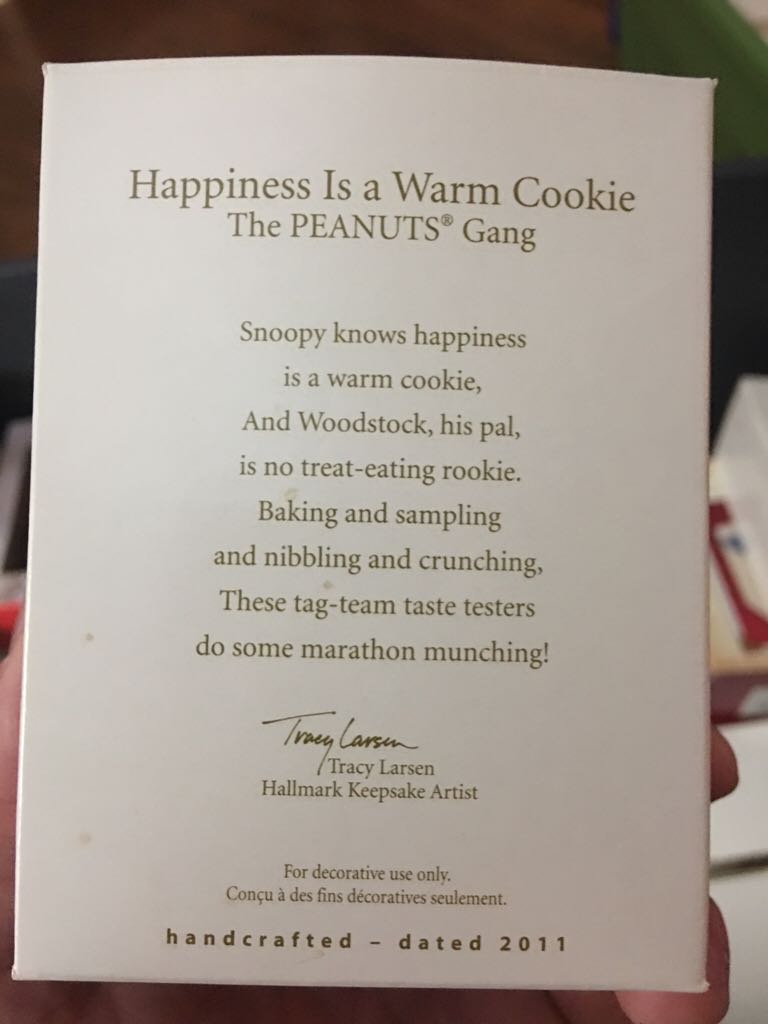 Happiness is a Warm Cookie - The Peanuts Gang (Peanuts) ornament collectible [Barcode 795902220211] - Main Image 2