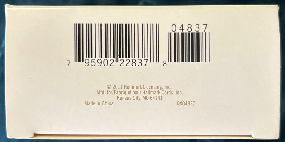 She’s Got Hat-itude!  (Keepsake) ornament collectible [Barcode 795902228378] - Main Image 3