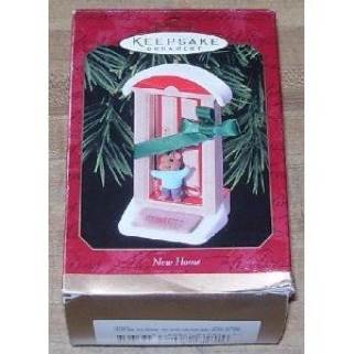 Peanuts Lucy Holiday Advice Booth 