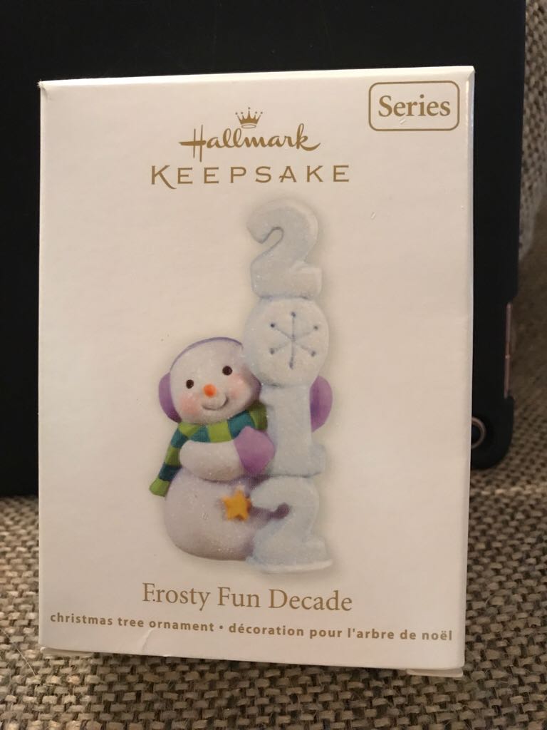 Frosty Fun Decade: 2012 - Frosty Fun Decade (Decades) ornament collectible [Barcode 795902236694] - Main Image 2