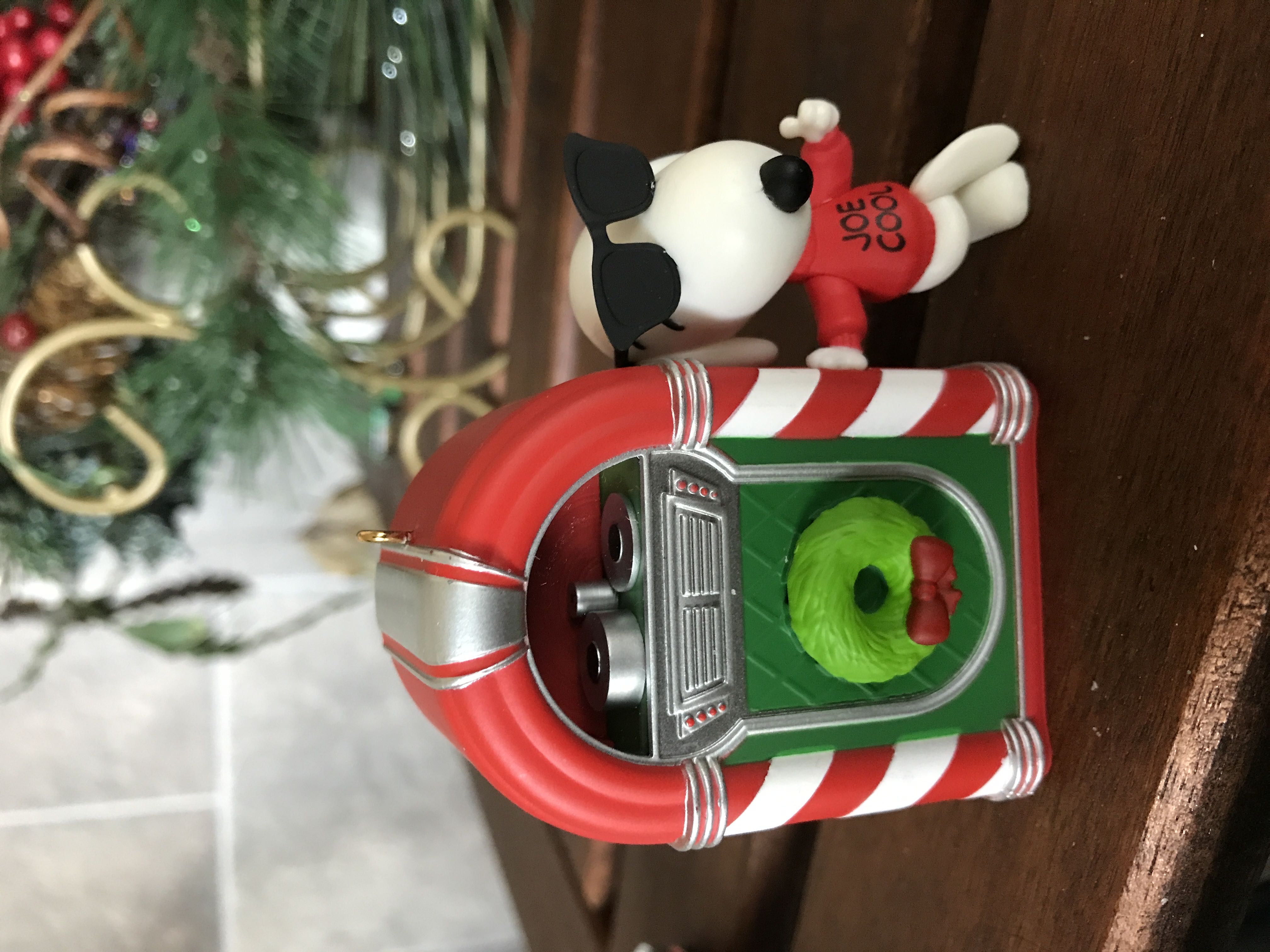 Peanuts Joe Cool Rocks! - Spotlight On Snoopy (Peanuts) ornament collectible [Barcode 795902254735] - Main Image 2