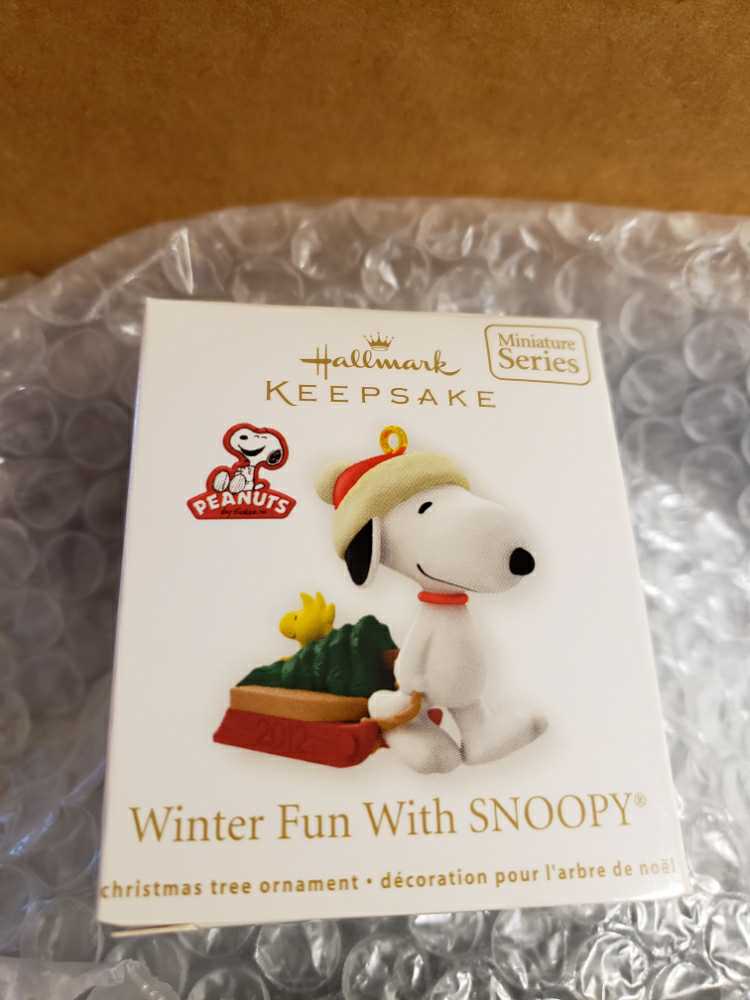 Miniature Peanuts Winter Fun With Snoopy #15 - Winter Fun With Snoopy (Peanuts Miniature) ornament collectible [Barcode 795902258832] - Main Image 2