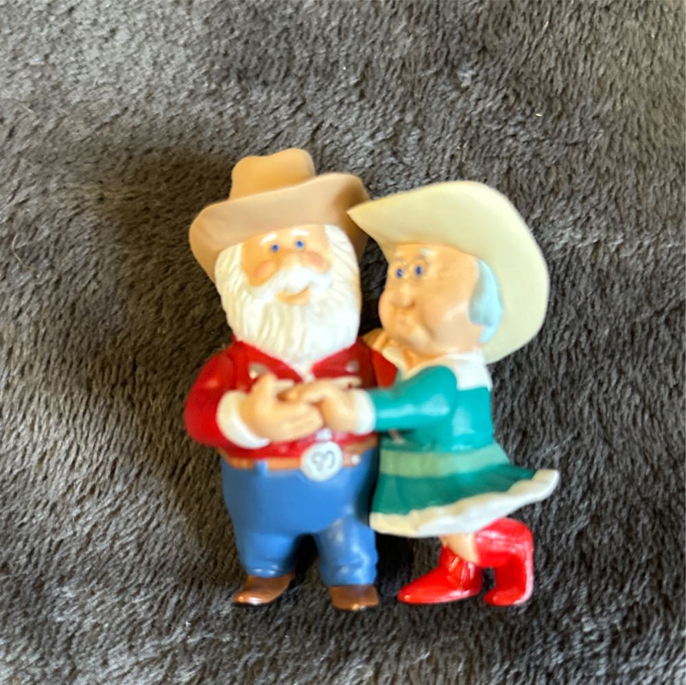 The Clauses On Vacation - The Clauses On Vacation (Santa And Mrs. Claus) ornament collectible [Barcode 015012478822] - Main Image 4
