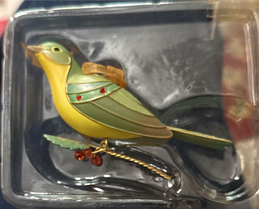 Lady Painted Bunting - Beauty Of Birds (Special Edition) ornament collectible [Barcode 795902261504] - Main Image 4