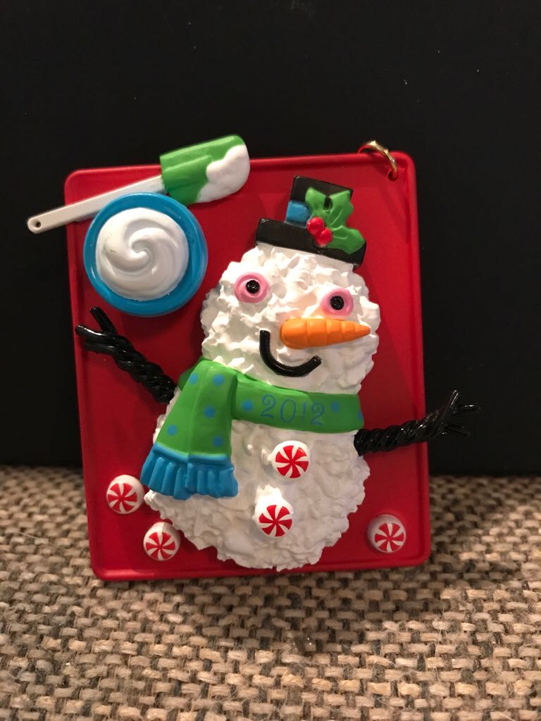 ST#4 - Season’s Treatings (Baking) ornament collectible [Barcode 795902263614] - Main Image 2