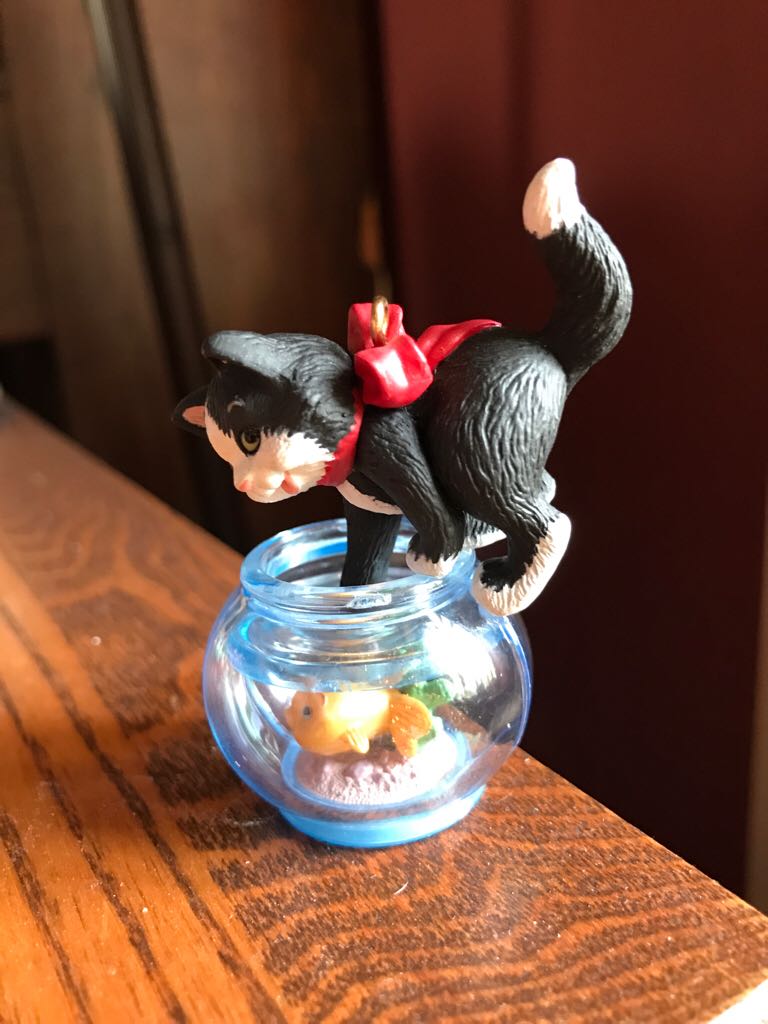 Mischievous Kittens - Mischievous Kittens (Collector’s Series) ornament collectible [Barcode 015012478860] - Main Image 2
