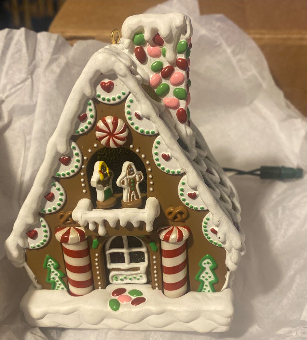 Gingerbread Fantasy - Gingerbread (Magic-light, sound, & motion) ornament collectible [Barcode 015012026368] - Main Image 2