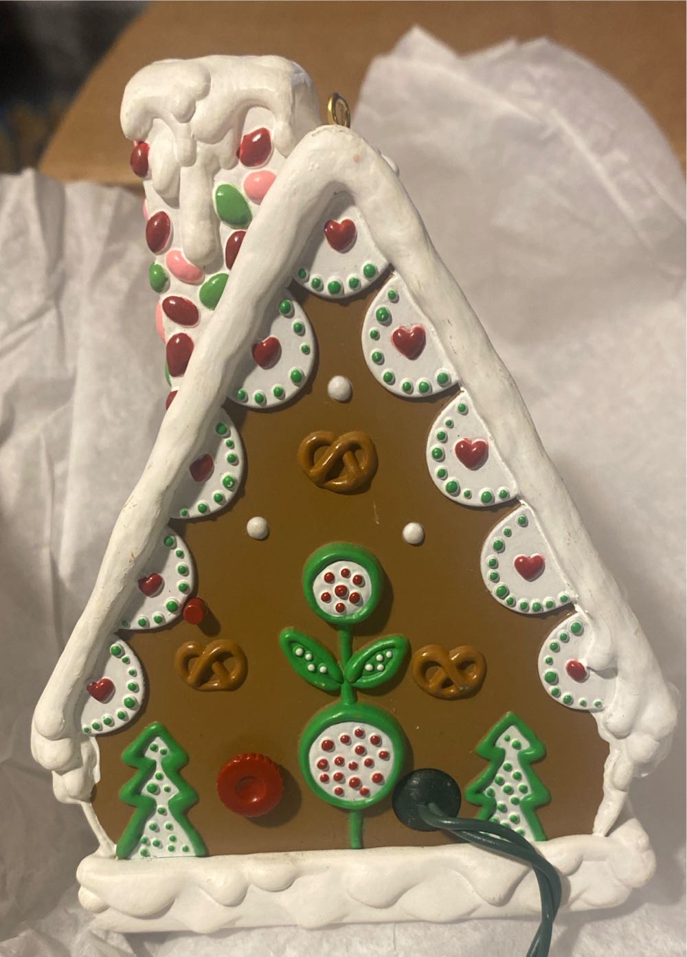 Gingerbread Fantasy - Gingerbread (Magic-light, sound, & motion) ornament collectible [Barcode 015012026368] - Main Image 4