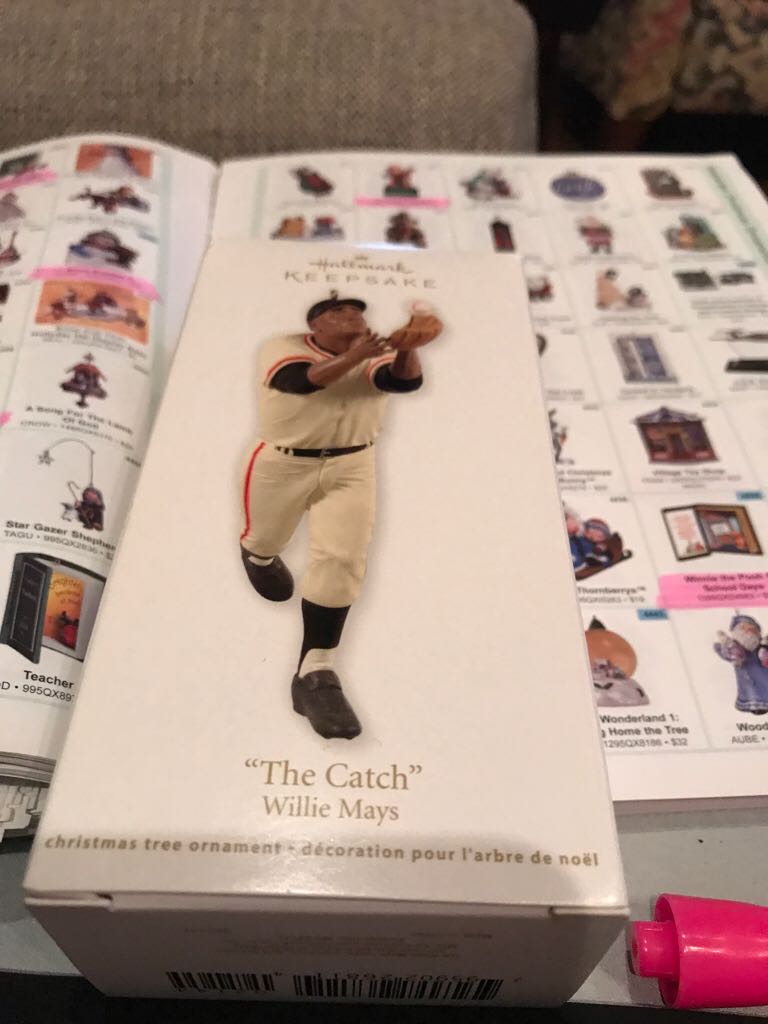 #17a Willie Mays, “The Catch” - At the Ballpark (Sports) ornament collectible [Barcode 795902268114] - Main Image 2