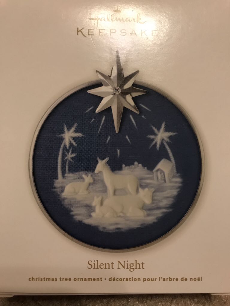 Silent Night  (Formal tree) ornament collectible [Barcode 795902274405] - Main Image 1
