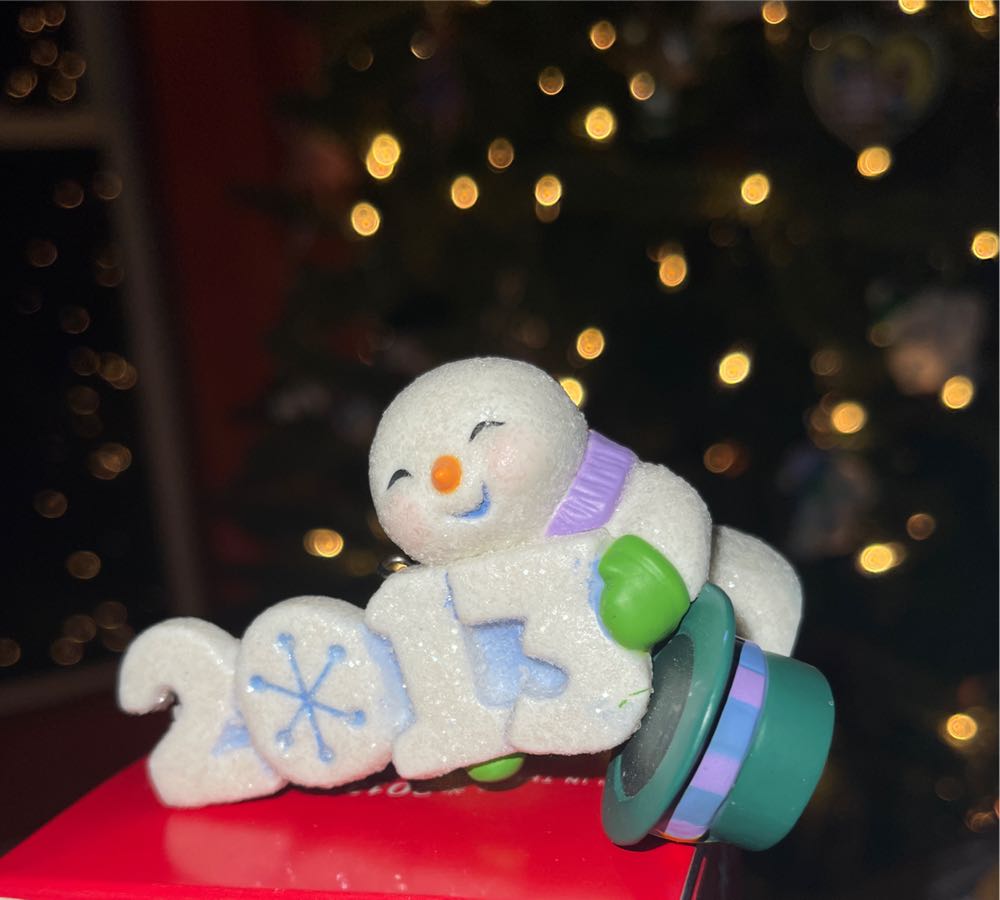 Frosty Fun Decade: 2013 - Frosty Fun Decades (Frosty Fun Decade) ornament collectible [Barcode 795902312541] - Main Image 4