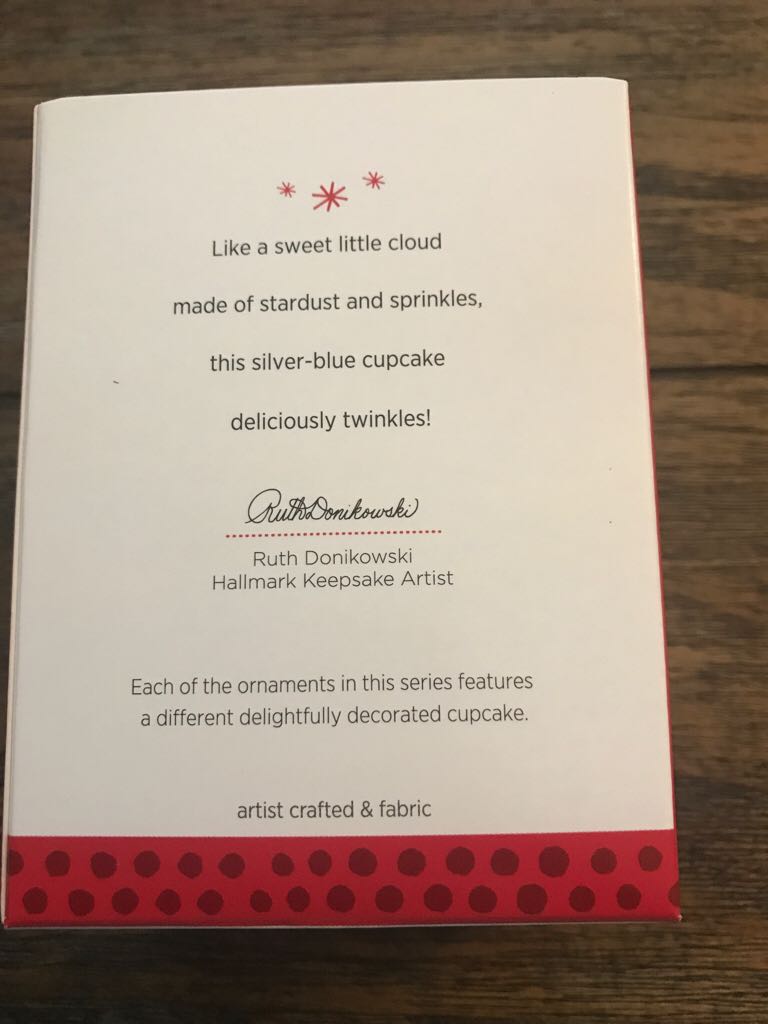 Christmas Cupcakes #4 (2013) It’s Snowing Sweetness! - Christmas Cupcakes (Cupcakes) ornament collectible [Barcode 795902312633] - Main Image 2