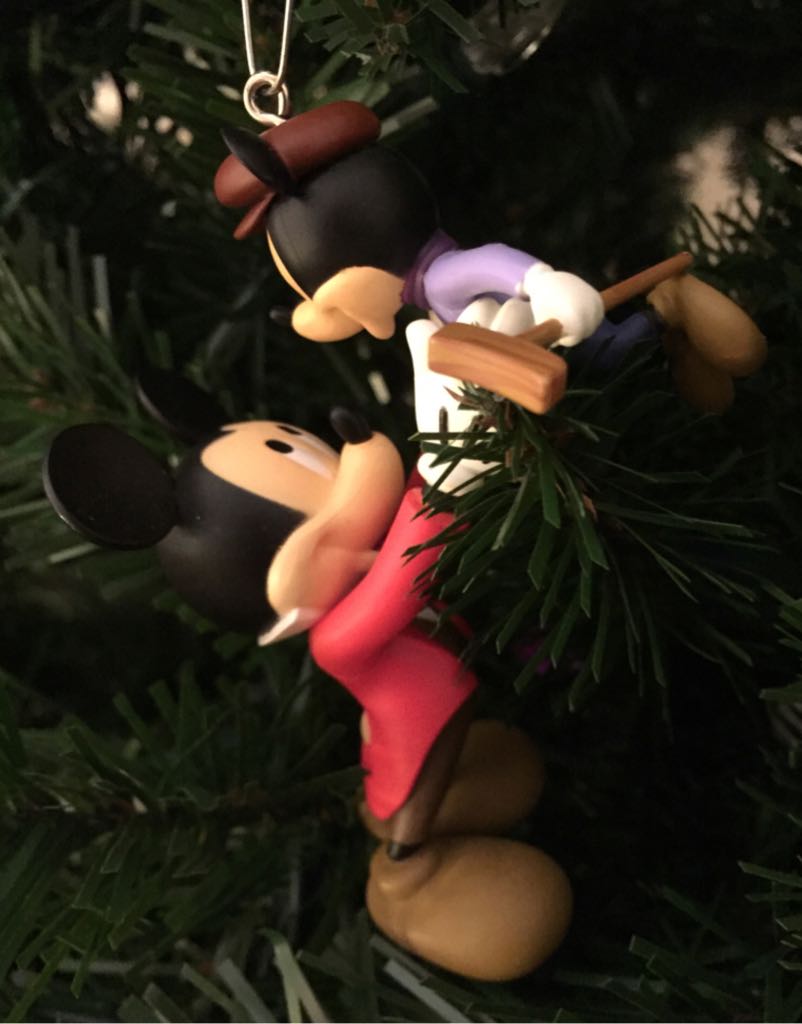 Bob Cratchit And Tiny Tim - 5th And Final (Mickey’s Christmas Carol) ornament collectible [Barcode 795902312671] - Main Image 2