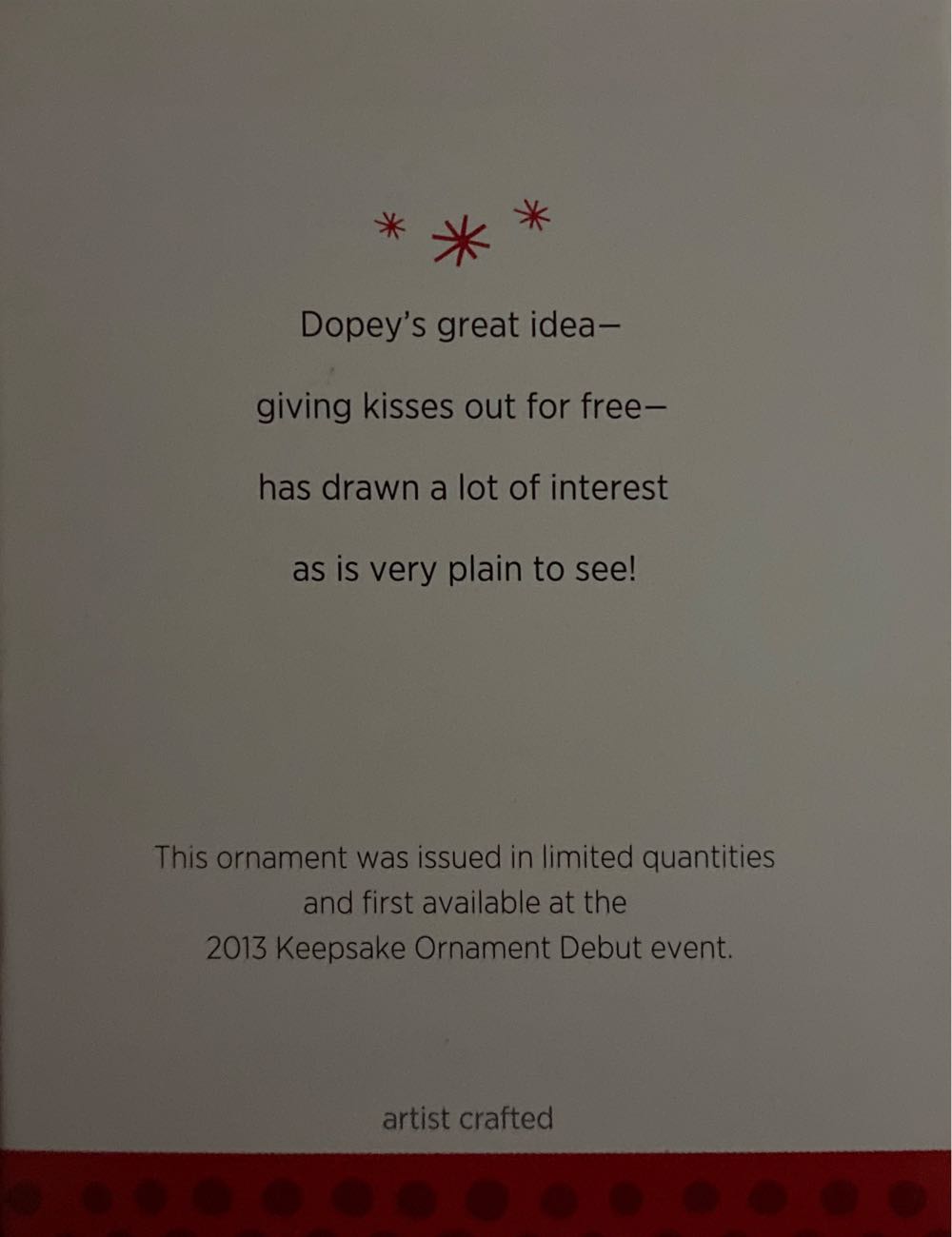 Free Kisses - Disney Snow White (Disney) ornament collectible [Barcode 795902319472] - Main Image 2