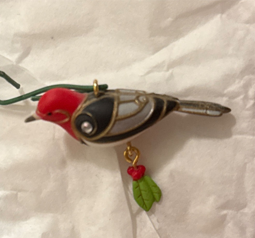 Red-Headed Woodpecker 2013 Hallmark Ornament - Mini Beauty of Birds (Miniature) ornament collectible [Barcode 795902336158] - Main Image 4
