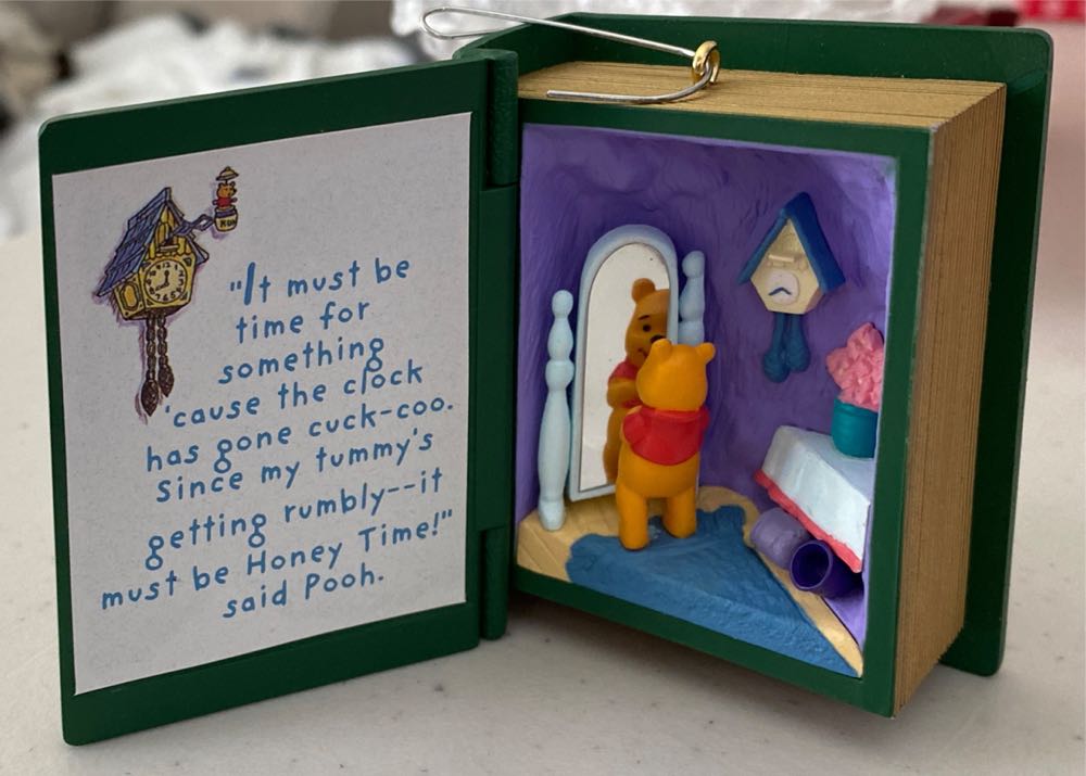 Winnie the Pooh Book #2 - Honey Time - Disney Winnie The Pooh (Books) ornament collectible [Barcode 015012480085] - Main Image 4