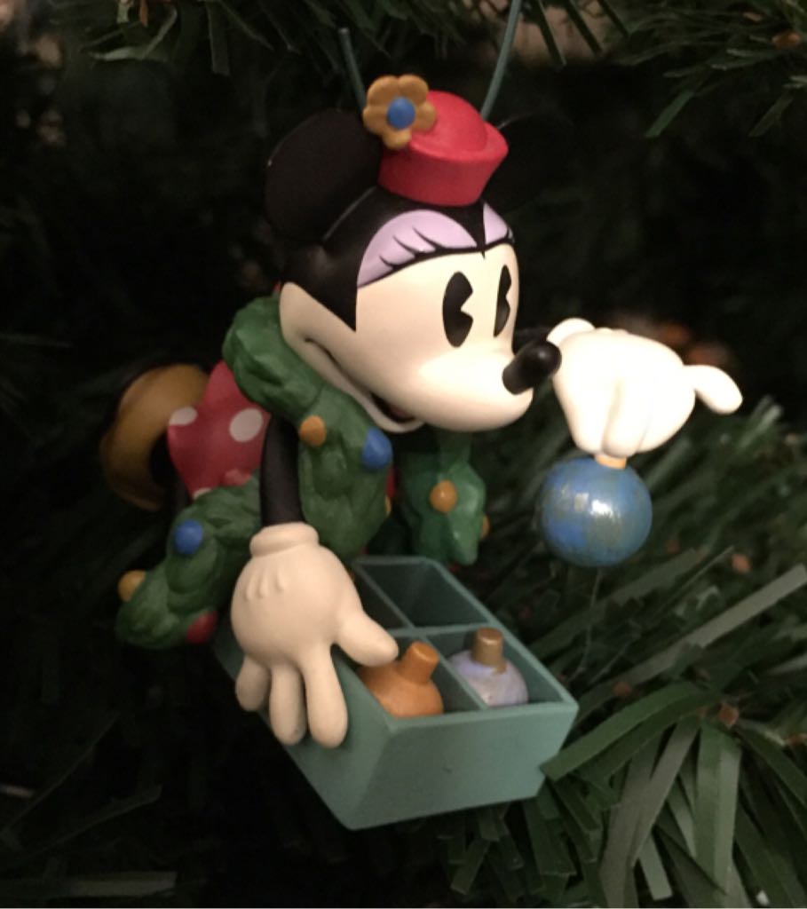 Minnie Trims the Tree - Hallmark Archives Series (Hallmark Archives Series) ornament collectible [Barcode 015012480184] - Main Image 2