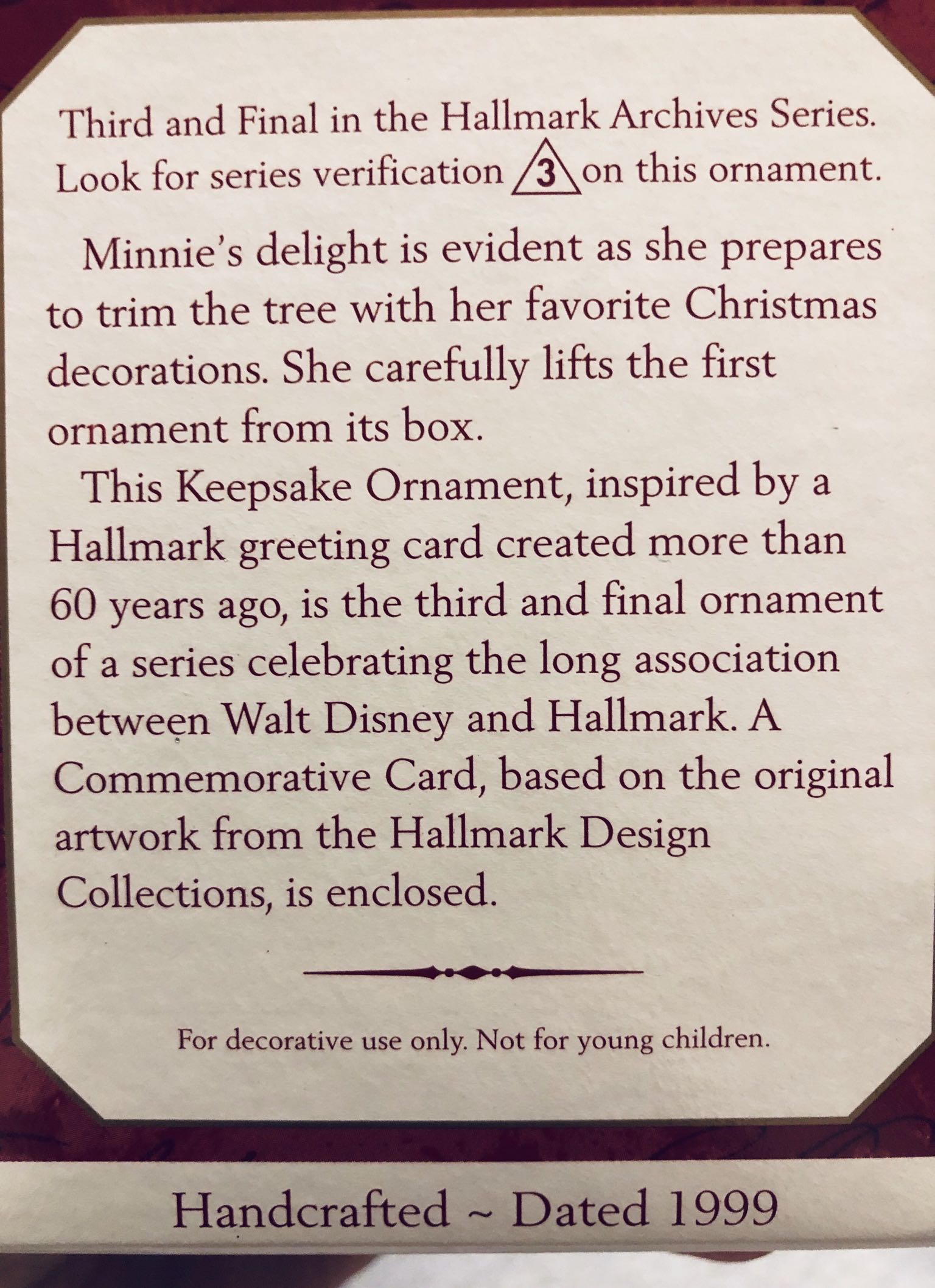 Minnie Trims the Tree - Hallmark Archives Series (Hallmark Archives Series) ornament collectible [Barcode 015012480184] - Main Image 3