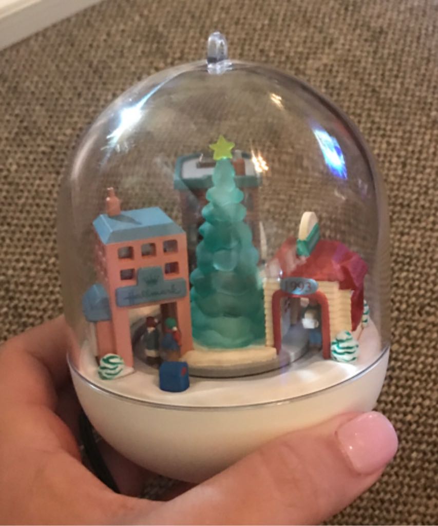 Last-Minute Shopping - Magic Light And Motion (Keepsake Ornament) ornament collectible [Barcode 015012026481] - Main Image 2