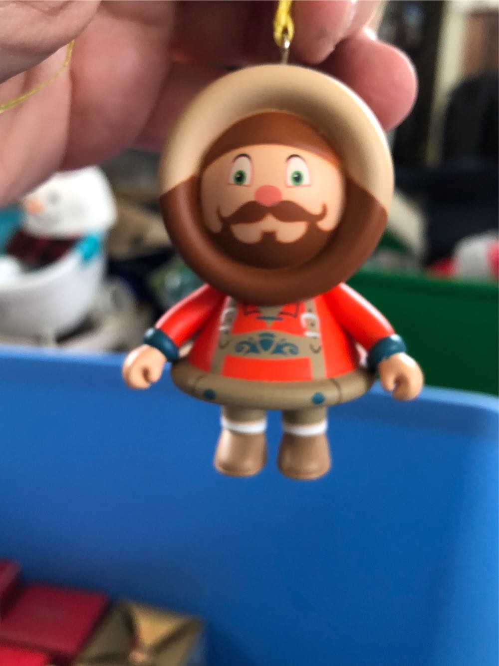 Frosty Friends - Frosty Friends (”Queen’s Guard”) ornament collectible [Barcode 795902376260] - Main Image 3