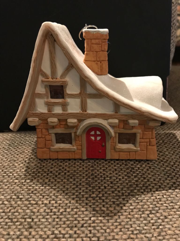 Santa’s North Pole Workshop - Hallmark Keepsake (MAGIC: Light) ornament collectible [Barcode 795902379377] - Main Image 2