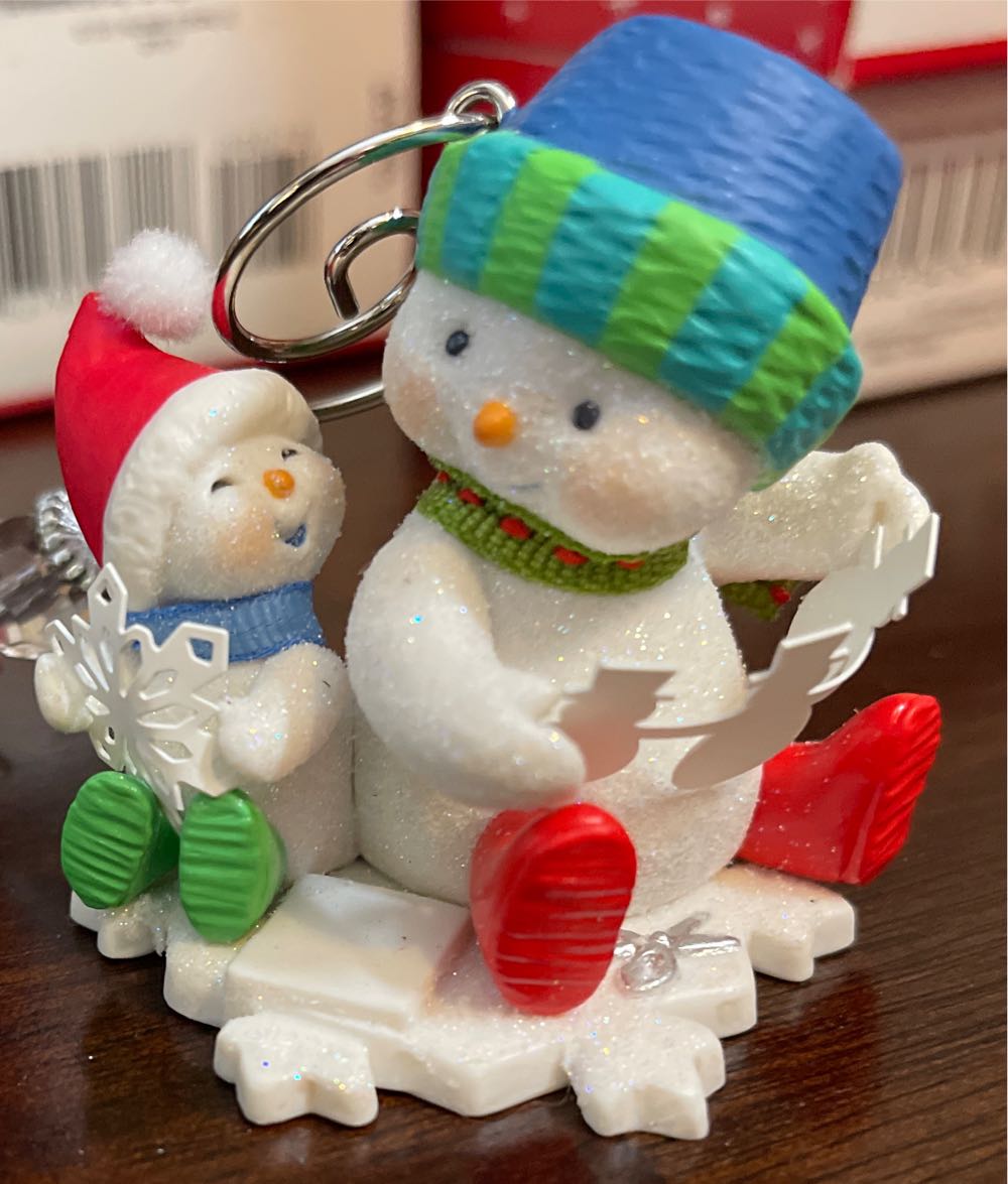 Snip ‘N’ Clip Fun - Making Memories (Snowmen) ornament collectible [Barcode 795902403041] - Main Image 4