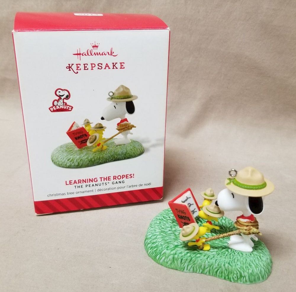 Learning The Ropes! - The Peanuts Gang (Peanuts) ornament collectible [Barcode 795902416379] - Main Image 4