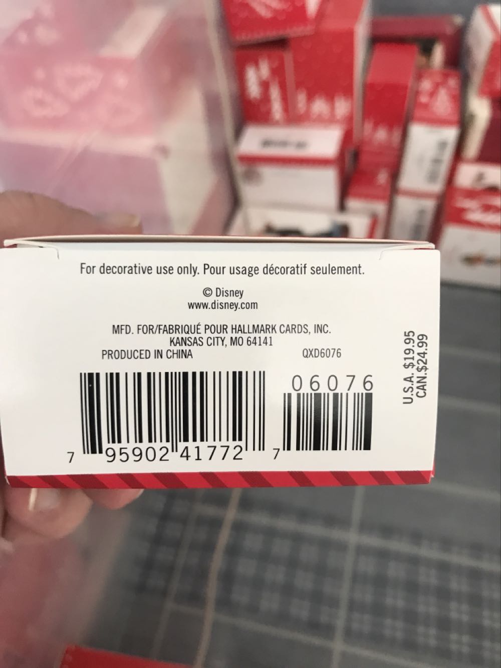 Pretty Pixie - Peter Pan (Disney Peter Pan) ornament collectible [Barcode 795902417727] - Main Image 2