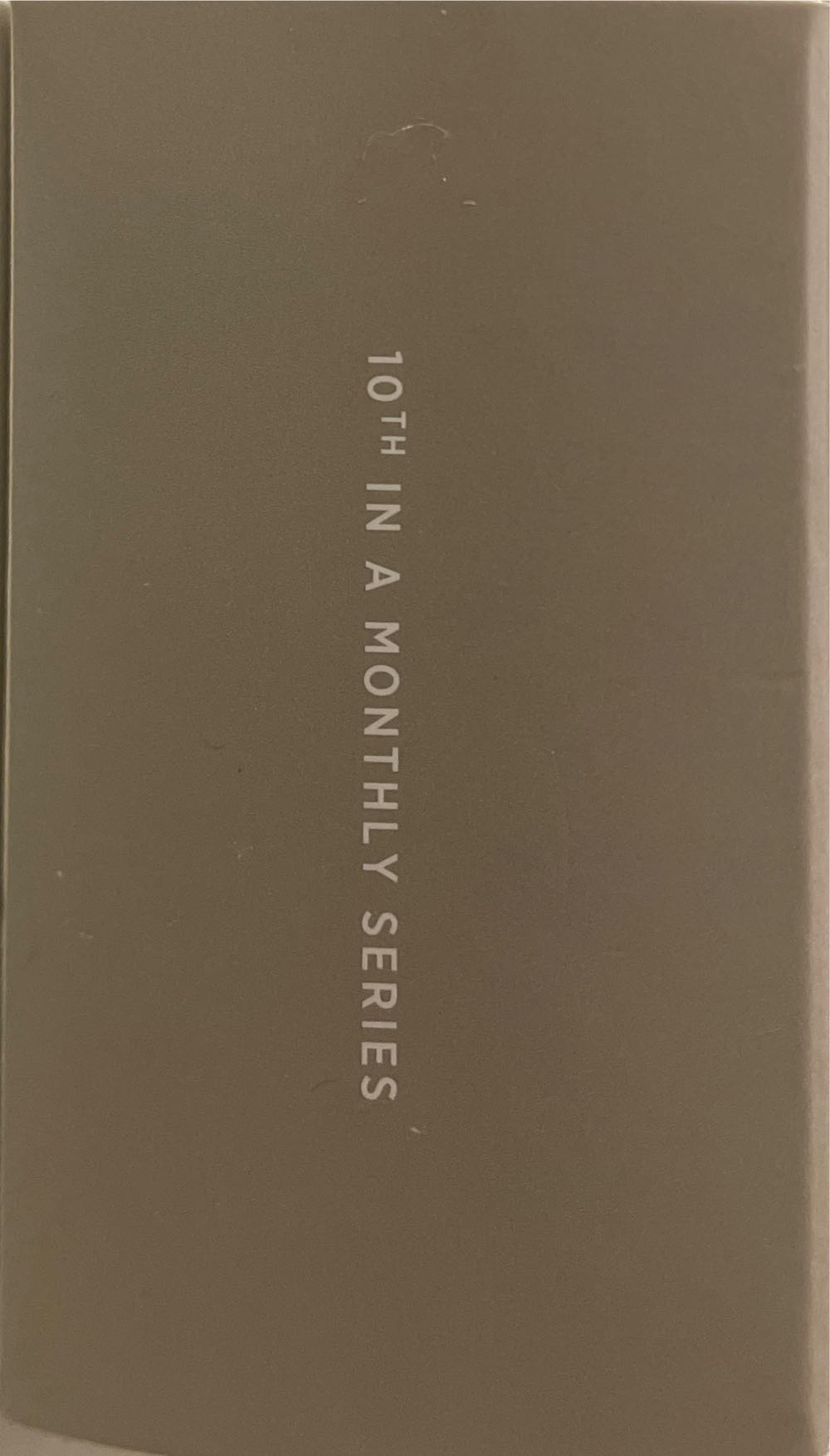 Daisy Duck Hallmark Keepsake Ornament “A Drink From Daisy” - Mickey & Friends (A Year Of Disney Magic) ornament collectible [Barcode 795902422929] - Main Image 4