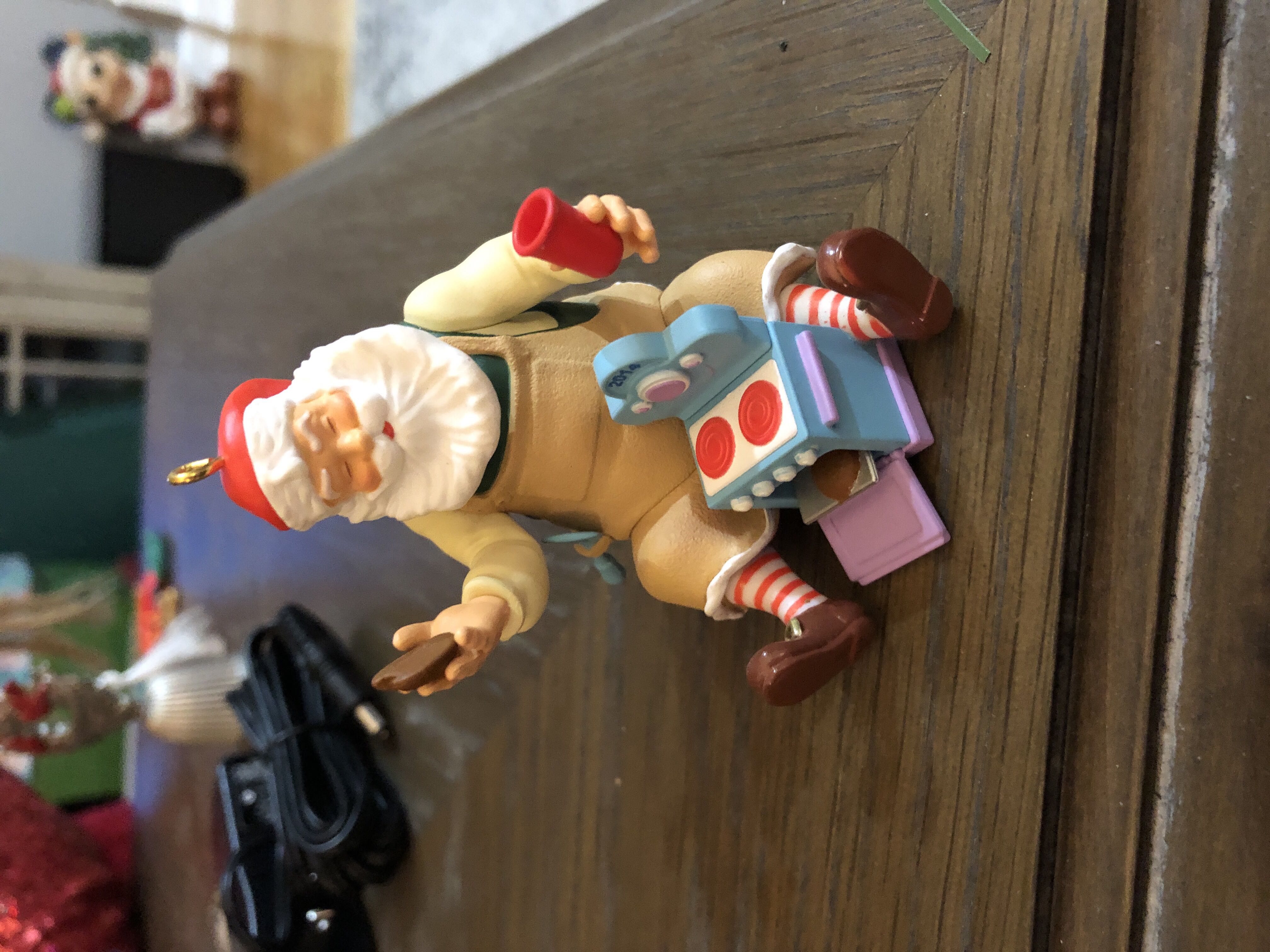 Toymaker Santa: Stove - Toymaker Santa (Santa) ornament collectible [Barcode 795902429256] - Main Image 3