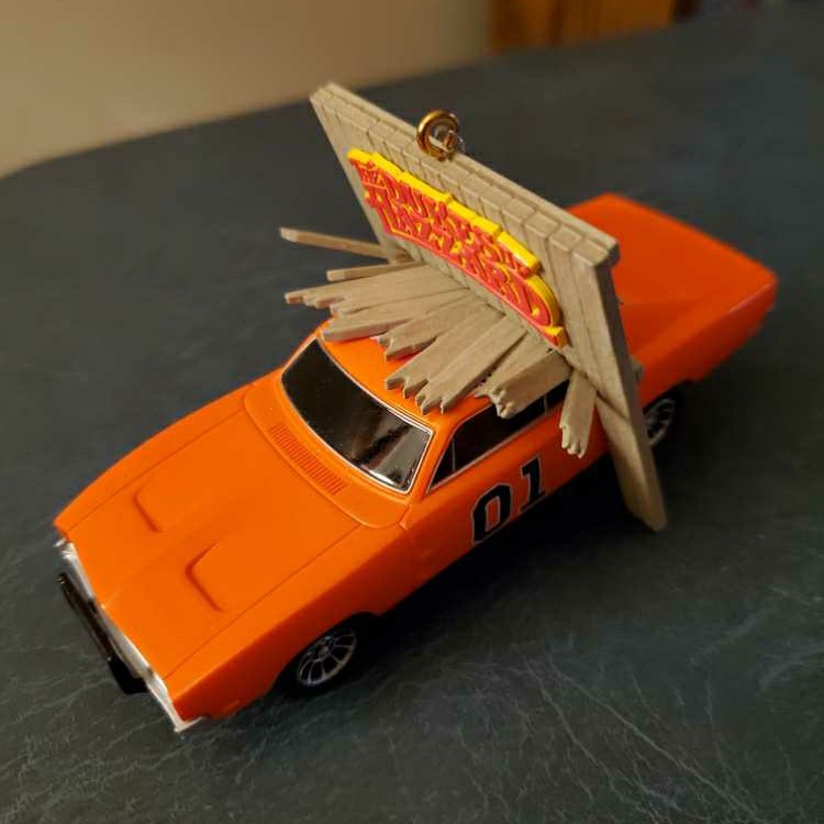 Jumpin’ General Lee - The Dukes of Hazzard (Movies & TV) ornament collectible [Barcode 795902429355] - Main Image 4
