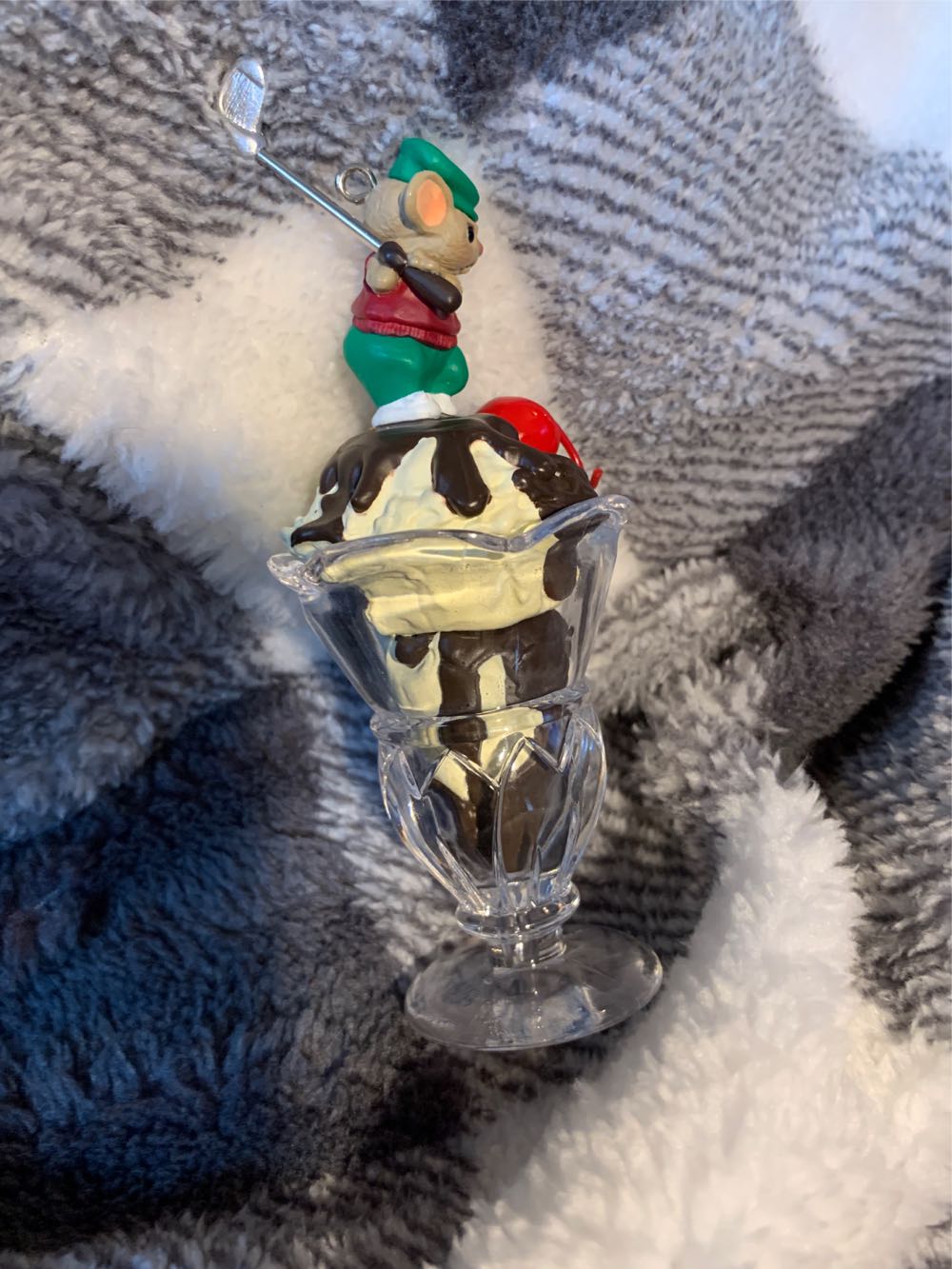 Sundae Golfer - Baking (Hallmark) ornament collectible [Barcode 015012493412] - Main Image 4