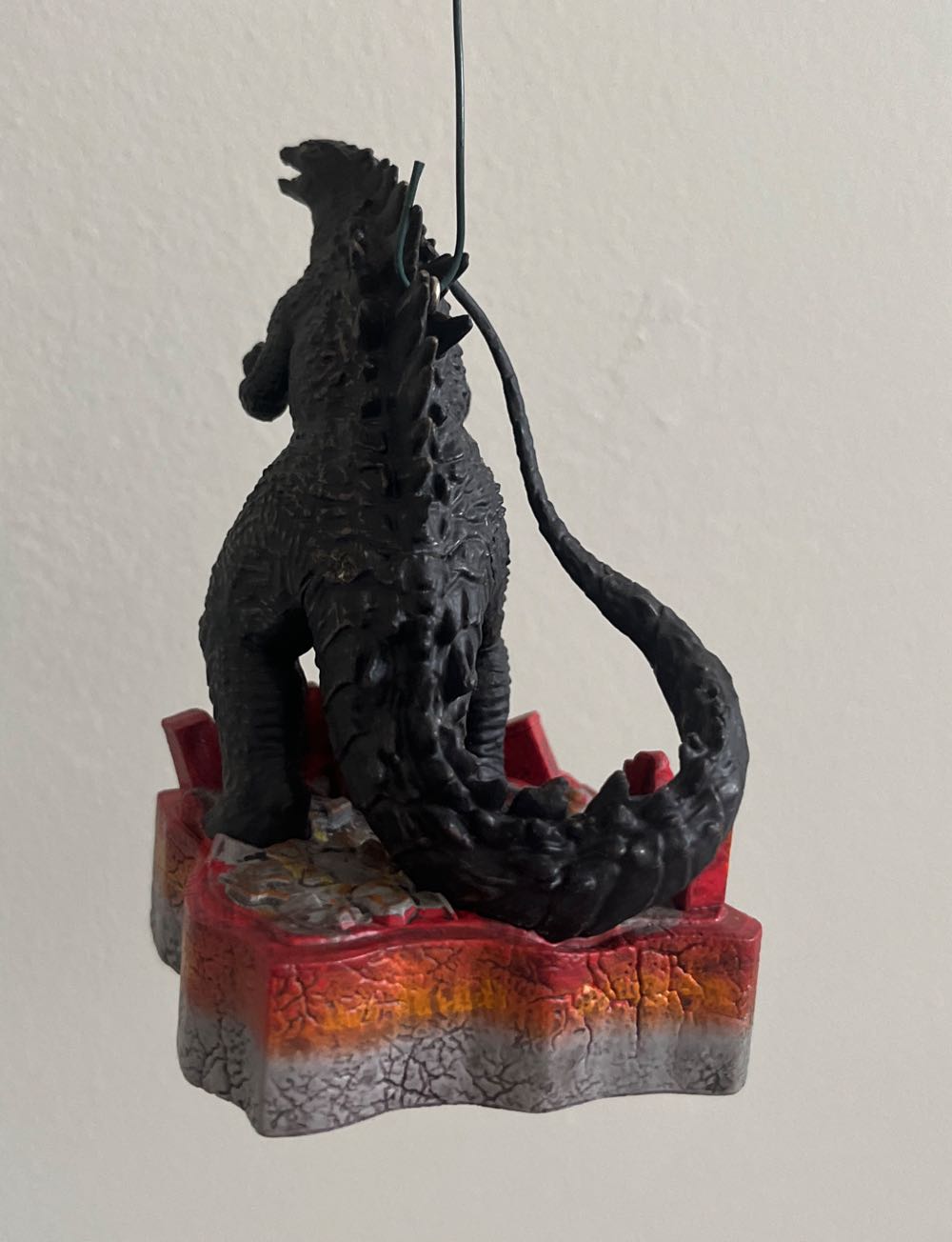 Godzilla  - Monsters (Movies) ornament collectible [Barcode 795902437985] - Main Image 2