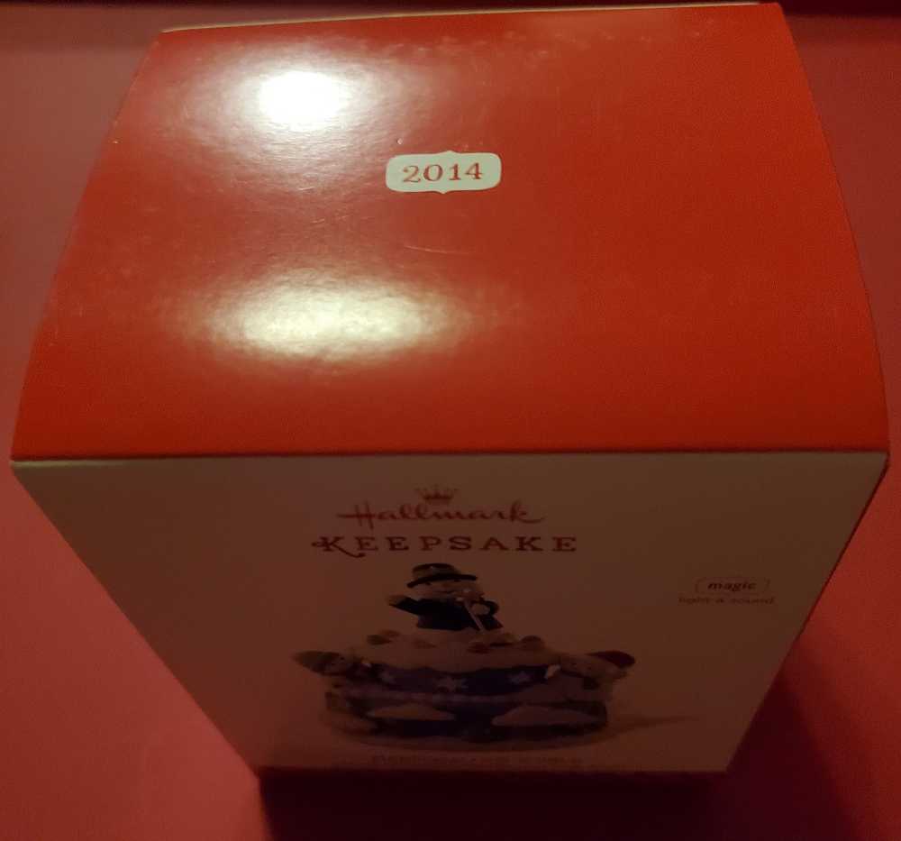 Marshmallow World - Dean Martin (Magic - Light And Sound) ornament collectible [Barcode 795902447922] - Main Image 3