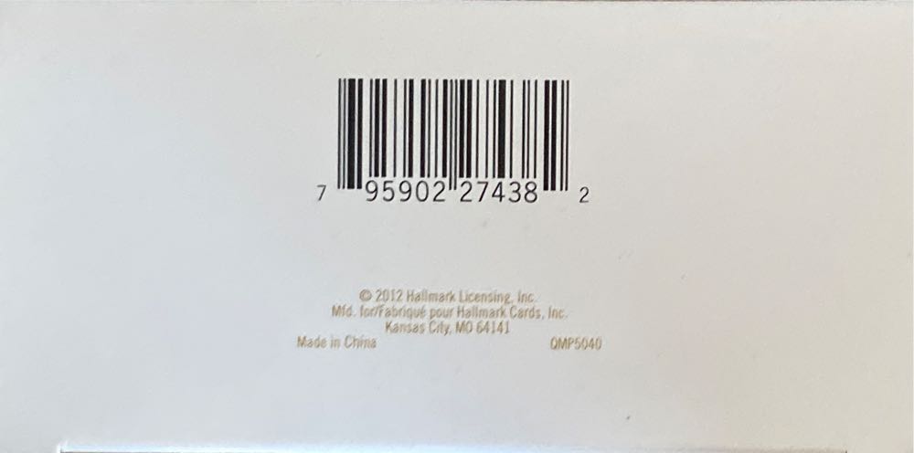 Hallmark Keepsake. 2014. Mrs Claus’s Kitchen Sink. Limited Edition. - Limited Edition (Mrs Claus Kitchen) ornament collectible [Barcode 795902457075] - Main Image 3