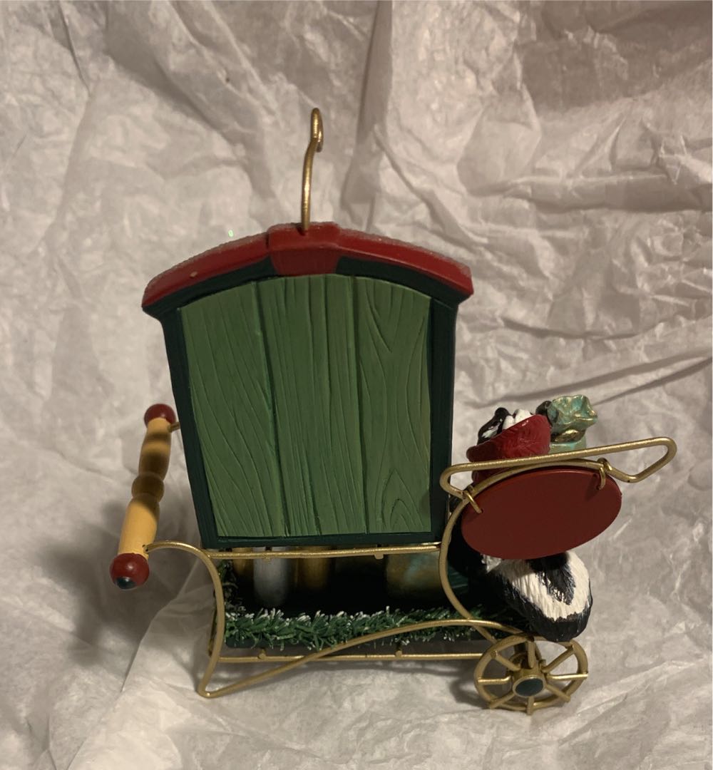 Hoppy Holidays Decor & More - Kringlewood Farms (Kringlewood Farms) ornament collectible [Barcode 795902990954] - Main Image 4