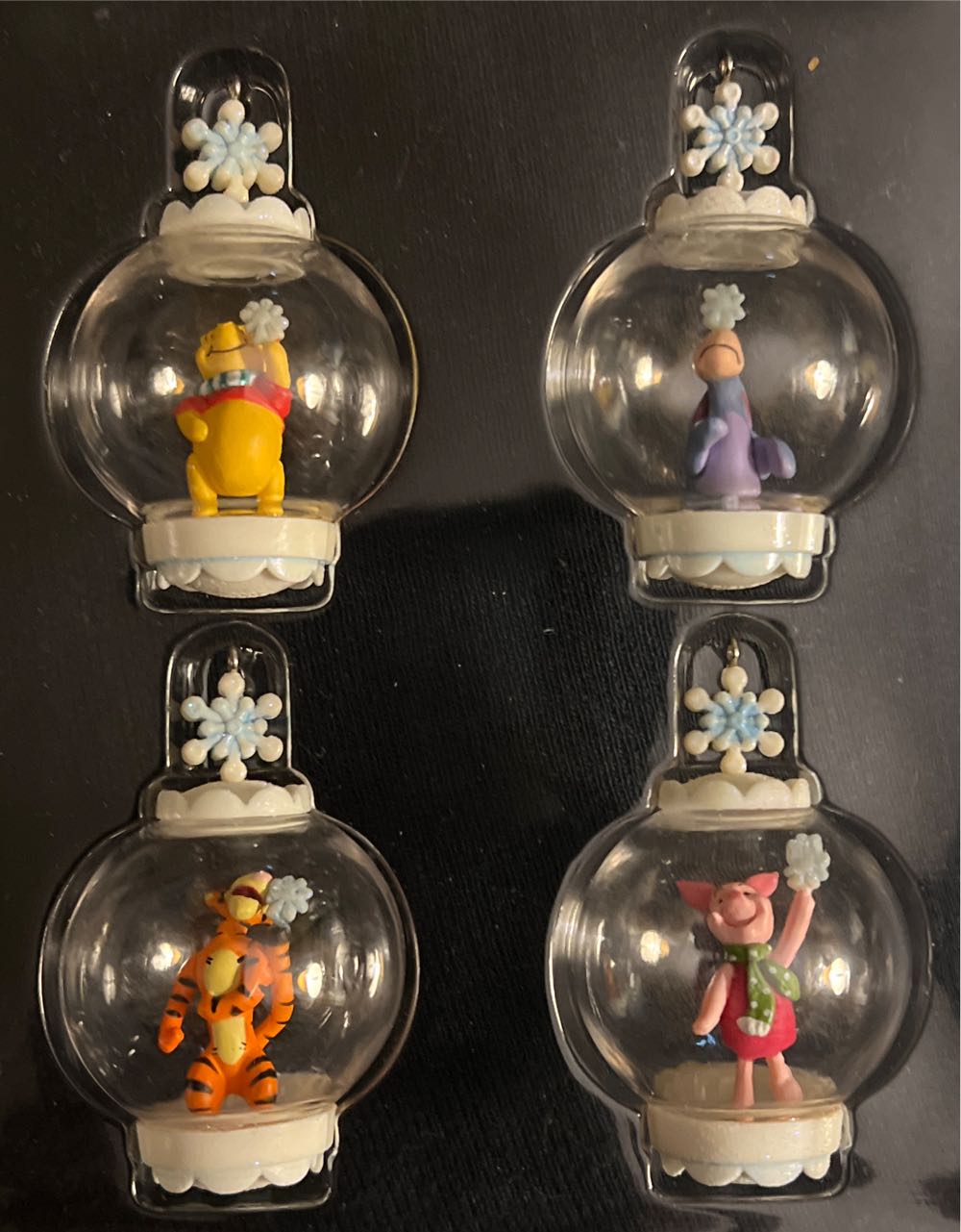 Catching Snowflakes - Winnie the Pooh (Winnie the Pooh) ornament collectible [Barcode 795902991074] - Main Image 3