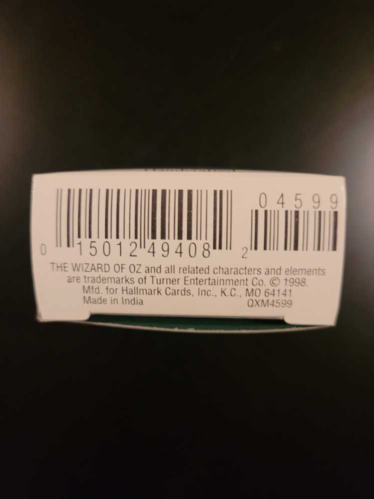 Dorothy’s Ruby Slippers - The Wonders Of Oz Series Miniature (Wizard of Oz) ornament collectible [Barcode 015012494082] - Main Image 3