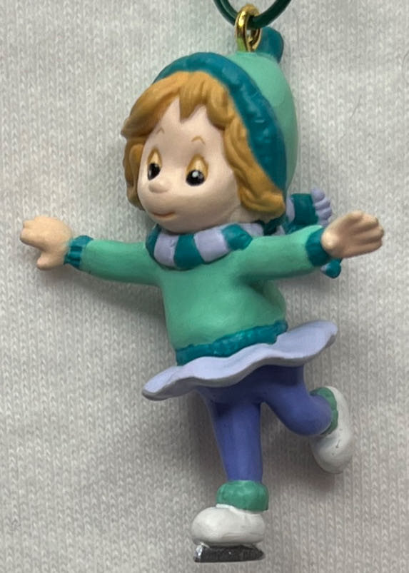 Betsy’s Perfect 10 - Betsey Clark (Betsey Clark Miniature) ornament collectible [Barcode 015012494099] - Main Image 3