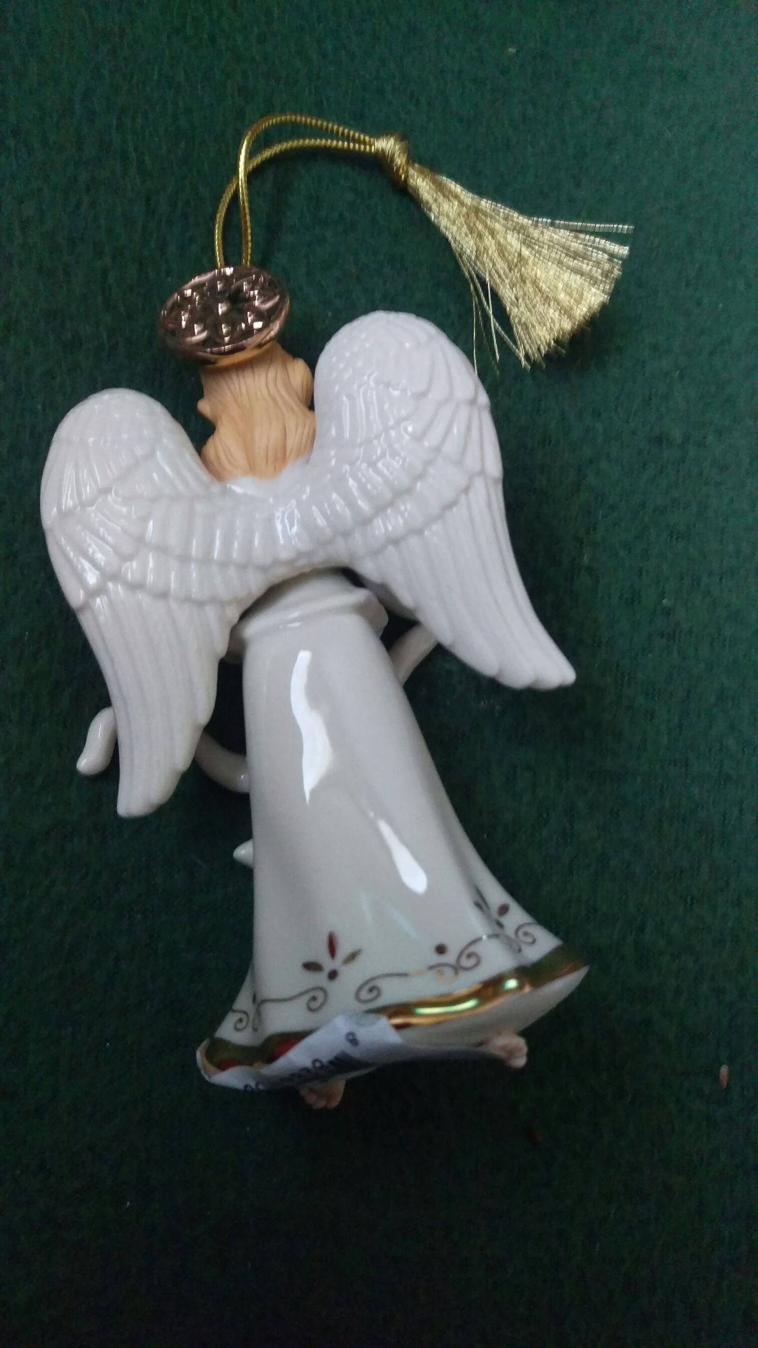 2016 Heavenly Angel Ornament  (Lenox Ornament) ornament collectible [Barcode 882864585073] - Main Image 2
