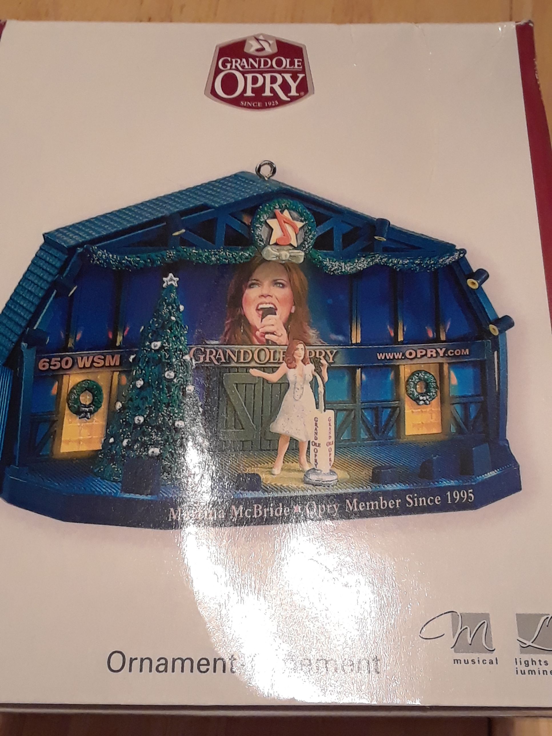 Martina McBride  (Grand Ole Opry) ornament collectible [Barcode 883515009573] - Main Image 1
